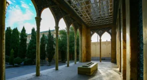 آرامگاه صائب تبریزی، باغ مقبره صفوی