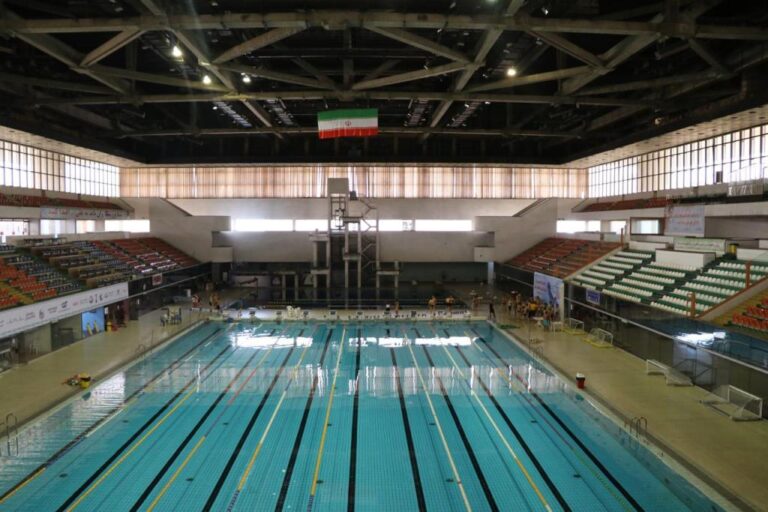 استخر سرپوشیده مجموعه ورزشی ازادی تهران