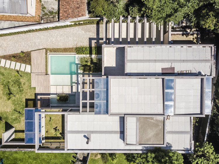 JRZ modern villa in Brazil