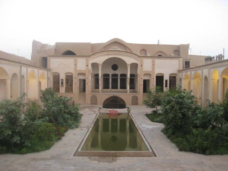 خانه مبصر المالک صالح