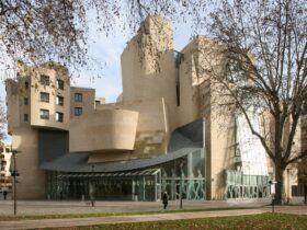 French cinema building by Frank Gehry