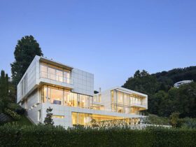 Modern Villa Prague Oaks by Richard Meier