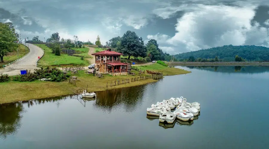 دریاچه سقالکسار از توابع مرکزی شهر بینظیر رشت