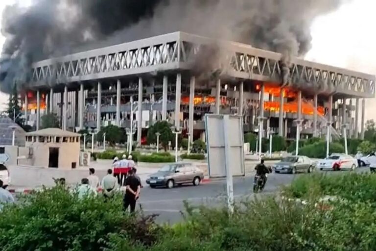 بازطراحی و بازمعماری ساختمان شیشه ای صدا و سیما را به مسابقه بین‌المللی می‌سپاریم