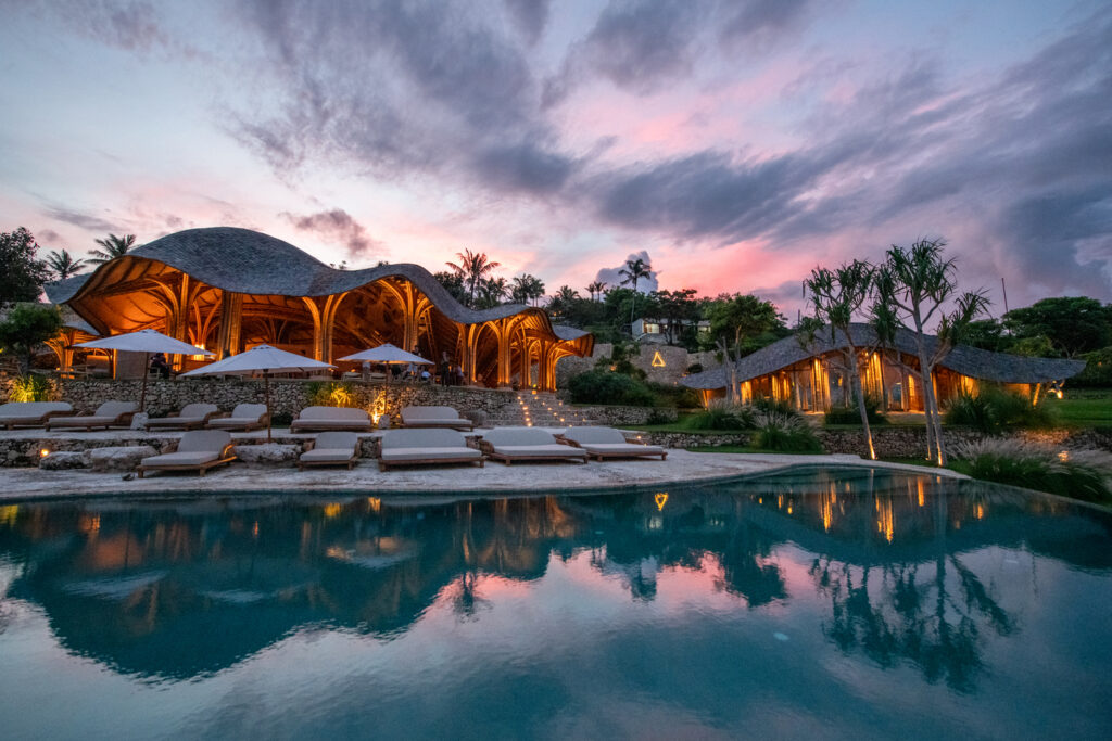 رستوران صدف | Shell Restaurant در بالی — نماد معماری پایدار